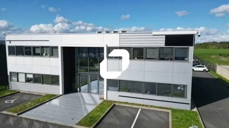 Local d’activités dans Égly à louer - Photo de l’immeuble – Image 1 sur 7