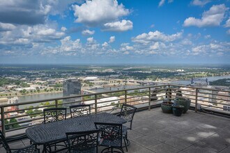 425 W Capitol Ave, Little Rock, AR à louer Photo de l’immeuble– Image 2 sur 2