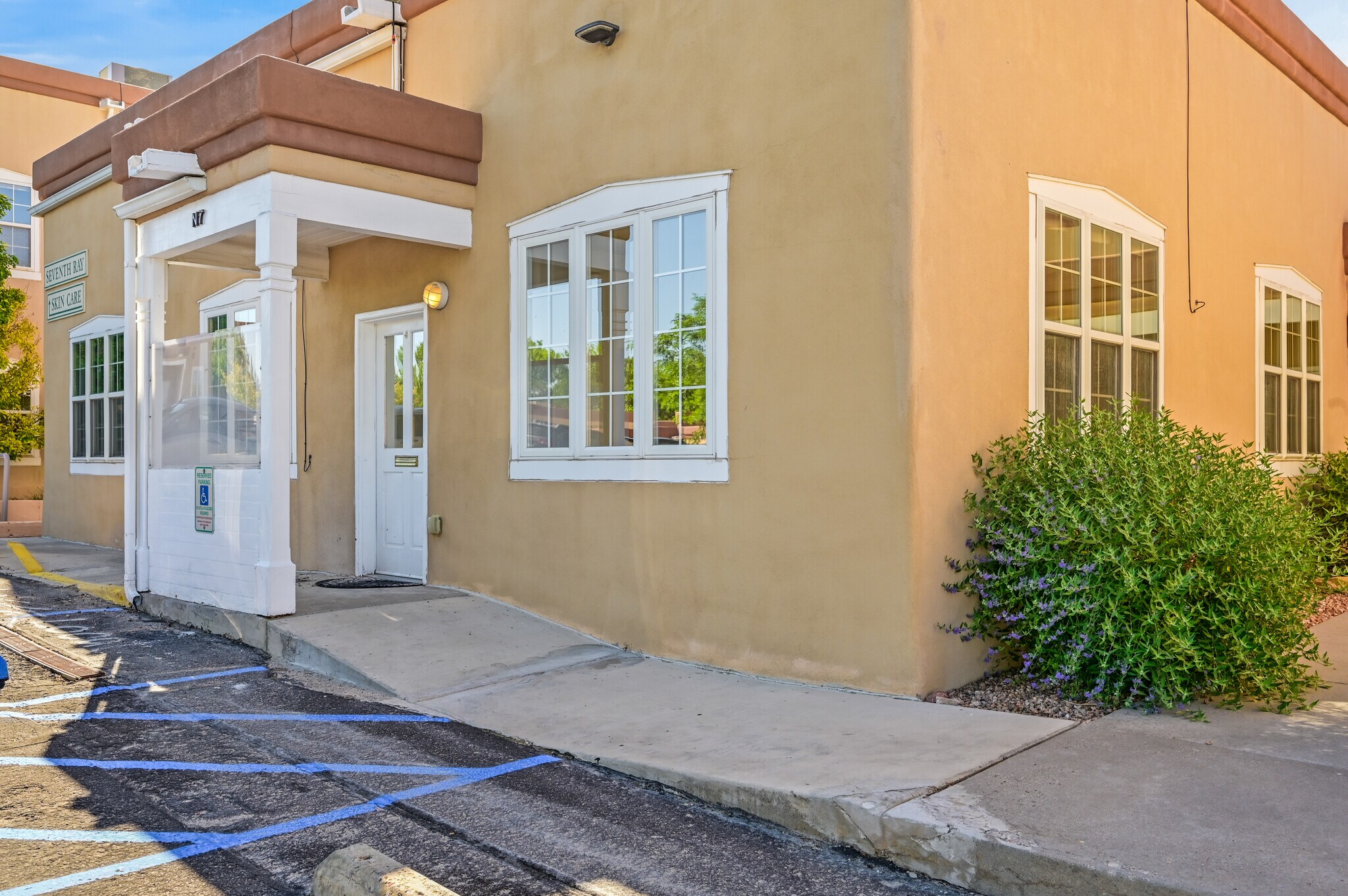2019 Galisteo St, Santa Fe, NM à vendre Photo de l’immeuble– Image 1 sur 13