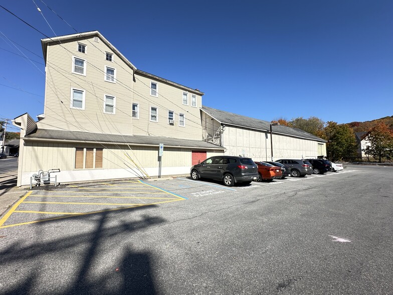 9 N Main St, Bangor, PA à vendre - Photo principale – Image 1 sur 30