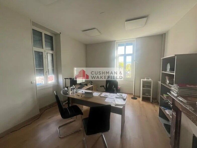 Bureau dans Nîmes à vendre - Photo intérieure – Image 2 sur 2