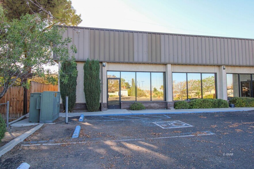 117 S Gold Canyon St, Ridgecrest, CA à louer - Photo de l’immeuble – Image 2 sur 9