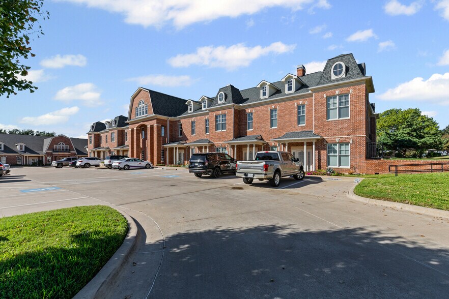 1670 Keller Pky, Keller, TX à louer - Photo de l’immeuble – Image 2 sur 17