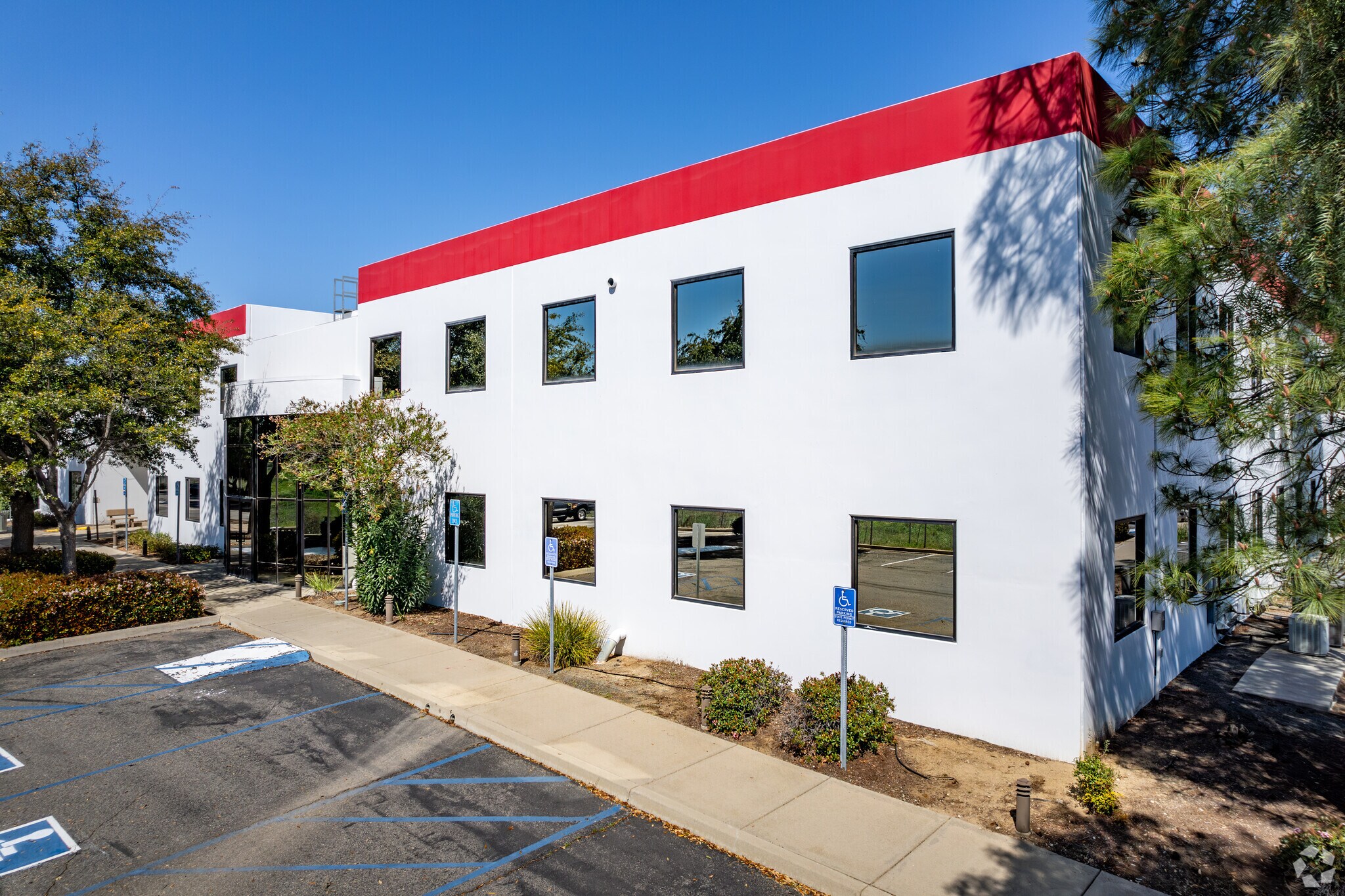 30590 Cochise Cir, Murrieta, CA à louer Photo principale– Image 1 sur 21