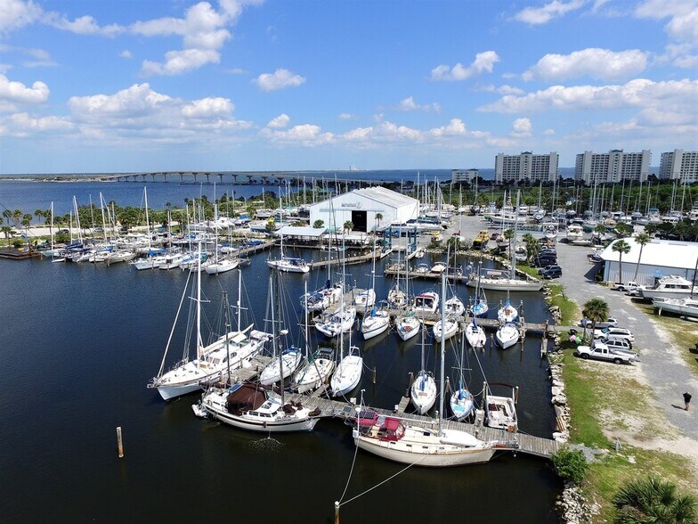 419 N Washington Ave, Titusville, FL à vendre - Photo de l’immeuble – Image 2 sur 14