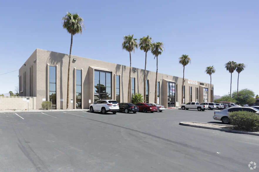 4080 E Lake Mead Blvd, Las Vegas, NV à louer - Photo de l’immeuble – Image 2 sur 23
