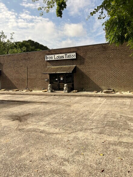 1921 Savannah Hwy, Charleston, SC à louer - Photo de l’immeuble – Image 2 sur 8