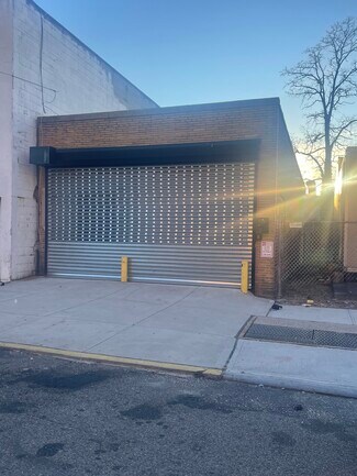 Plus de détails pour 9314 199th St, Hollis, NY - Industriel/Logistique à louer