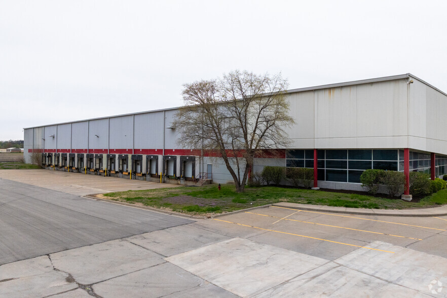 3850 NE Kimball Dr, Kansas City, MO à louer - Photo de l’immeuble – Image 2 sur 4