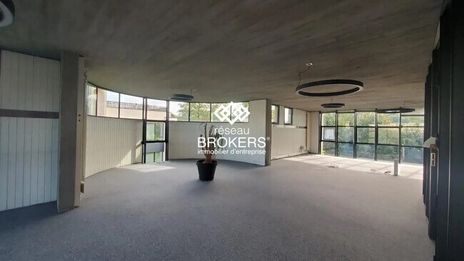 Plus de détails pour Bureau à louer
