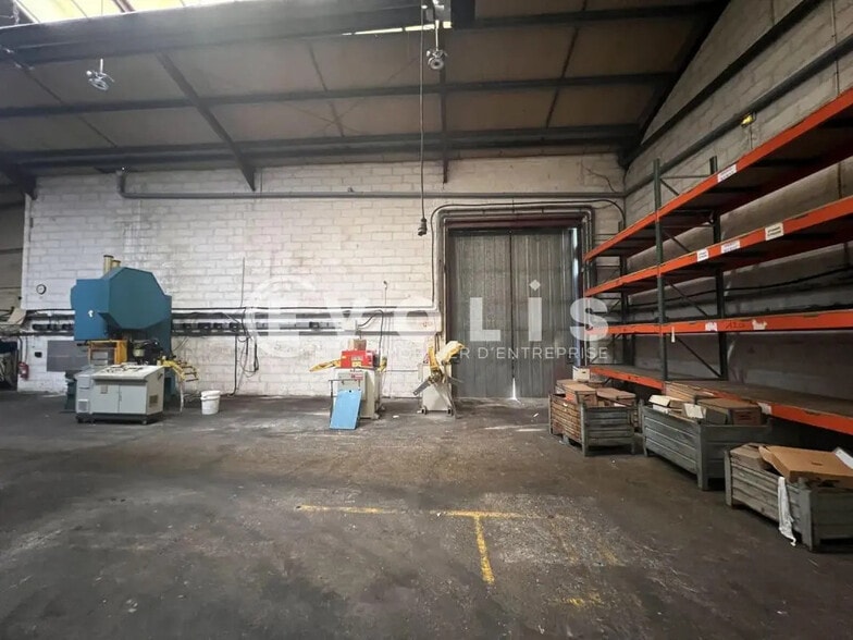 Local d'activités dans Vaujours à vendre - Photo de l’immeuble – Image 2 sur 7