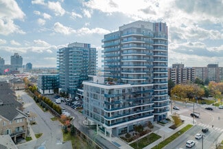 Plus de détails pour 9471 Yonge St, Richmond Hill, ON - Local commercial à louer
