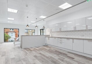 174 Hammersmith Rd, Londres à louer Photo intérieure– Image 1 sur 6