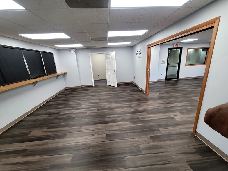 351 Merline Rd, Vernon, CT à louer - Photo intérieure – Image 3 sur 22