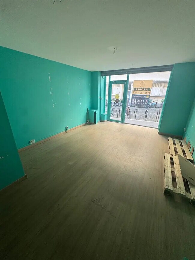 Plus de détails pour Local commercial à louer