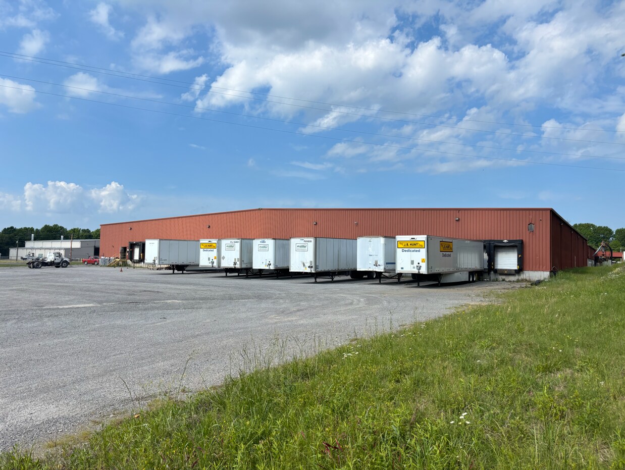 1 Cedar King Rd, Shelbyville, TN à louer Photo de l’immeuble– Image 1 sur 7