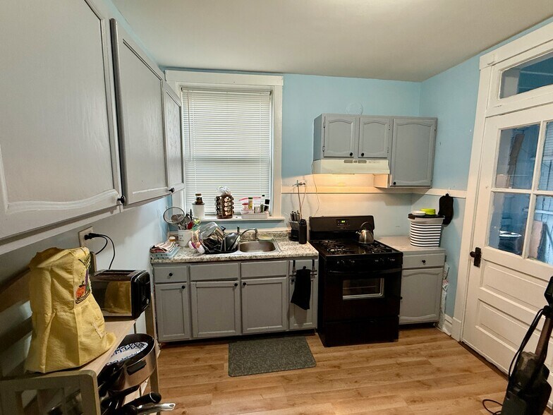 4256 N Sawyer Ave, Chicago, IL à vendre - Photo de l’immeuble – Image 2 sur 5
