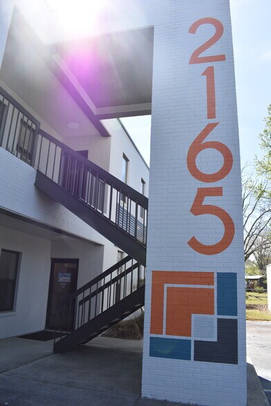 2183 Ashley Phosphate Rd, North Charleston, SC à vendre - Photo de l’immeuble – Image 3 sur 6