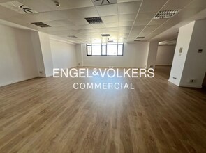 Bureau dans Esplugues de Llobregat, Barcelona à louer Photo intérieure– Image 2 sur 16