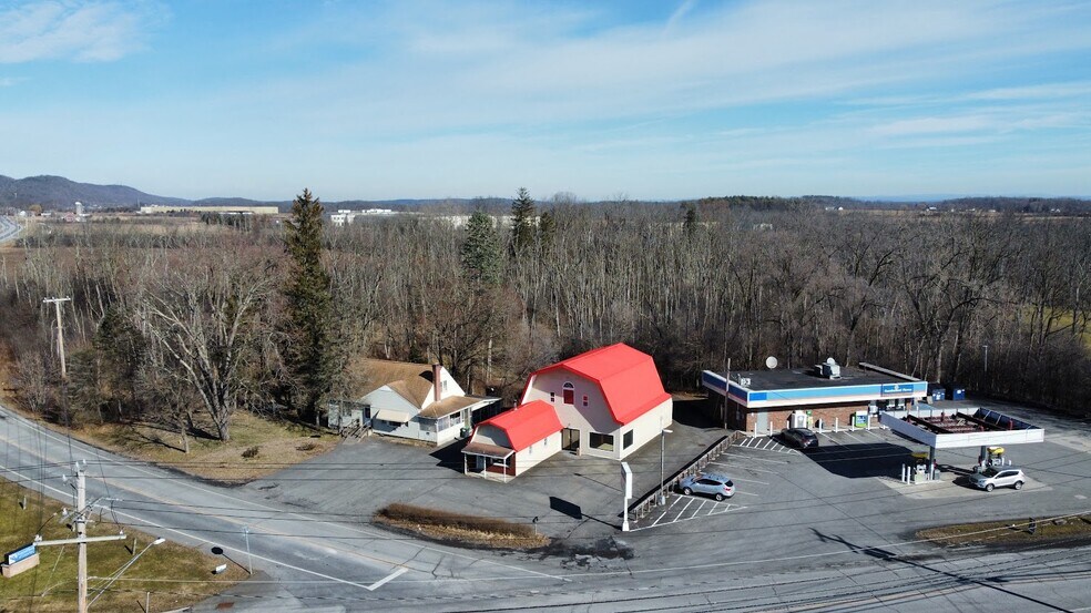 369 Mansion St, West Coxsackie, NY à vendre - Photo de l’immeuble – Image 2 sur 28