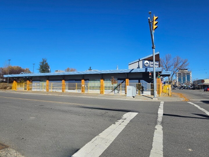 879 Victoria St, Prince George, BC à vendre - Photo de l’immeuble – Image 3 sur 10