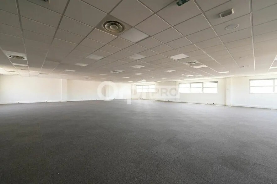 Bureau dans OULLINS-PIERRE-BÉNITE à vendre - Photo de l’immeuble – Image 1 sur 12