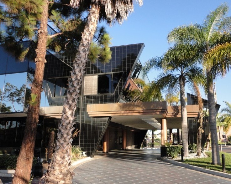 3434 Midway Dr, San Diego, CA à louer - Photo de l’immeuble – Image 2 sur 11