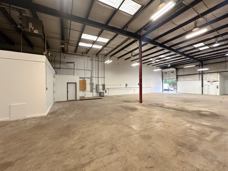 209 Industrial Park Dr, Cumming, GA à louer - Photo de l’immeuble – Image 3 sur 15