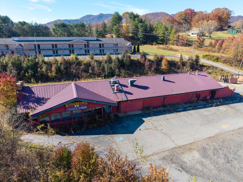 1941 Champion Dr, Canton, NC à louer - Photo de l’immeuble – Image 2 sur 21