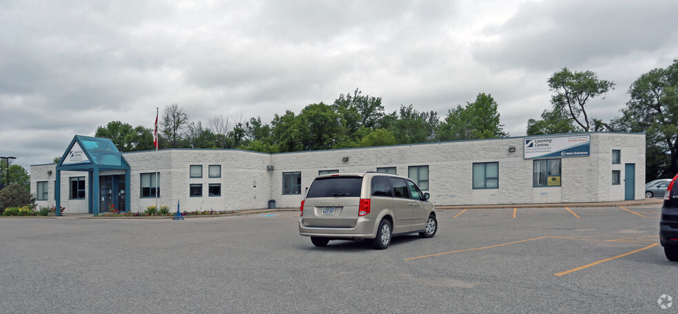 575 West St S, Orillia, ON à louer - Photo principale – Image 1 sur 5