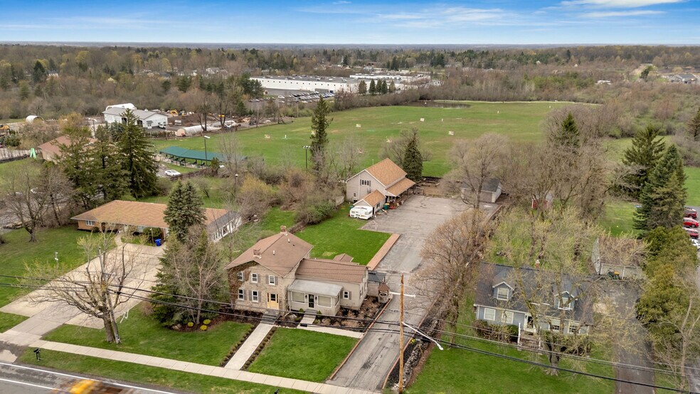 9060 Main St, Clarence, NY à vendre - Photo principale – Image 1 sur 50