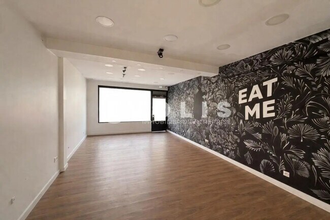 Plus de détails pour Local commercial à louer