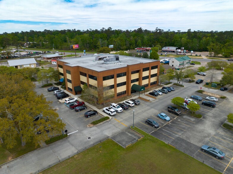 5100 Village Walk Dr, Covington, LA à louer - Photo de l’immeuble – Image 3 sur 5