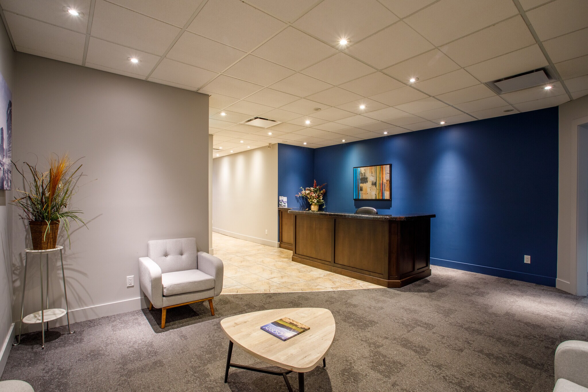 1455 Ellis St, Kelowna, BC à louer Photo principale– Image 1 sur 13