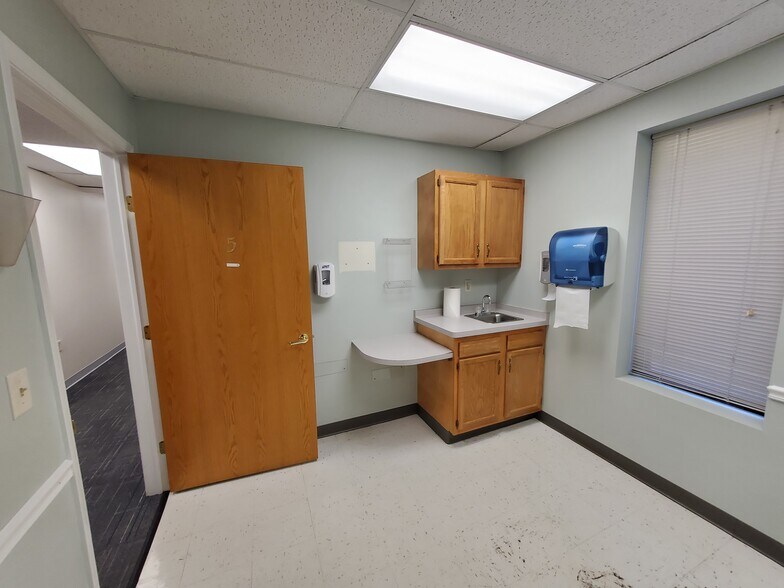 32 Ellicott Ave, Batavia, NY à louer - Photo intérieure – Image 3 sur 5