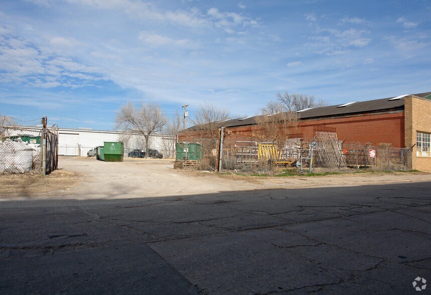 1139 NW 4th St, Oklahoma City, OK à louer - Photo principale – Image 1 sur 6