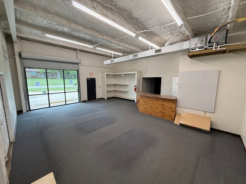 1601 Spring Dr, Opelika, AL à louer - Photo de l’immeuble – Image 2 sur 18