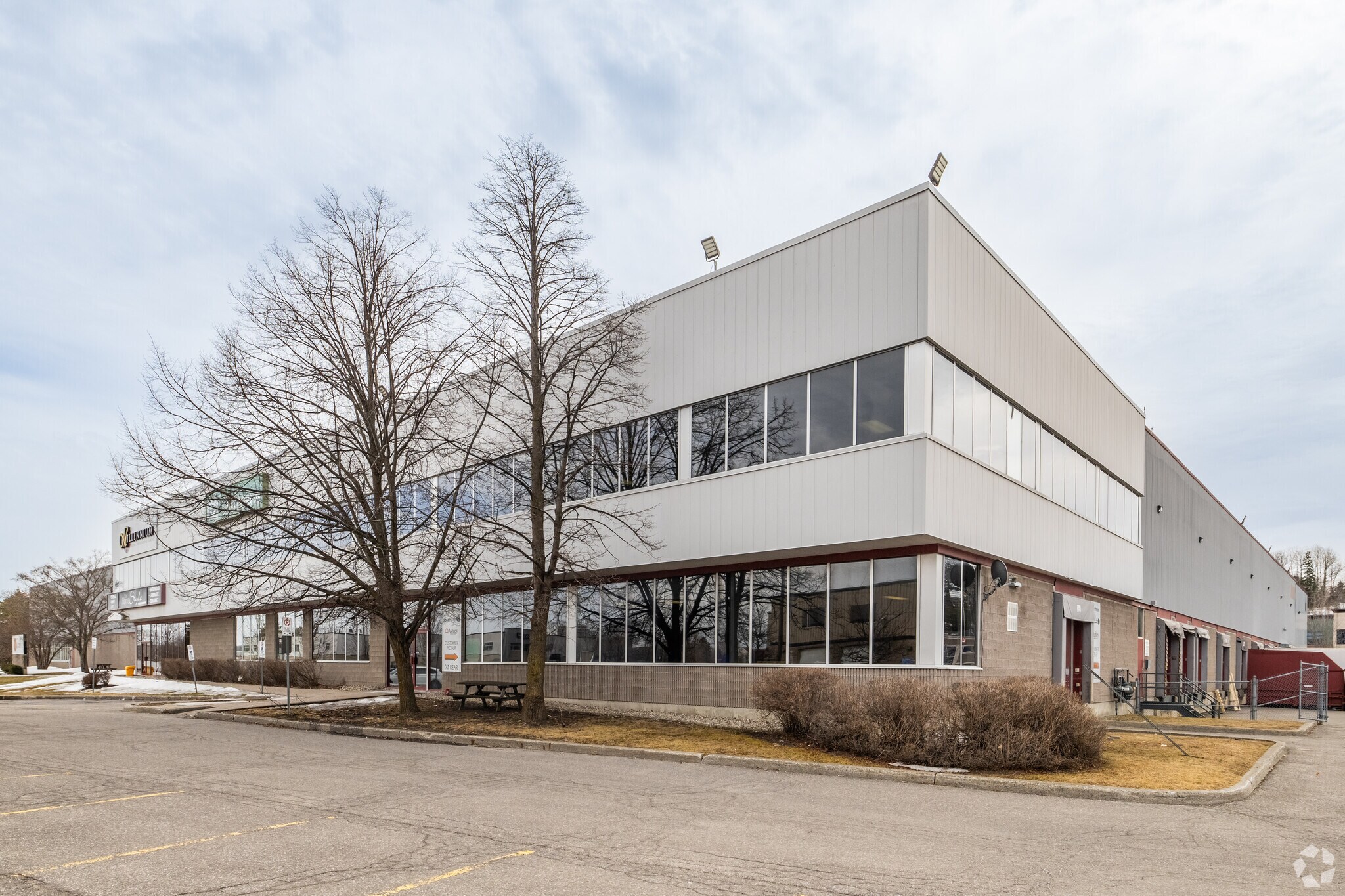 1680 Vimont Ct, Ottawa, ON à louer Photo de l’immeuble– Image 1 sur 5