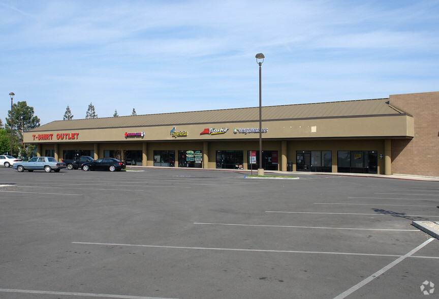 6200-6450 White Ln, Bakersfield, CA à louer - Photo de l’immeuble – Image 2 sur 4