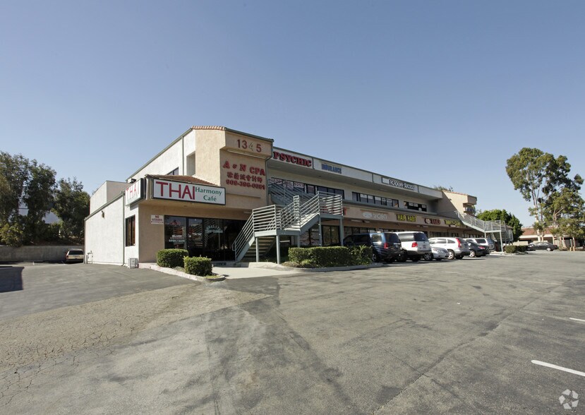 1365-1411 S Diamond Bar Blvd, Diamond Bar, CA à louer - Photo principale – Image 1 sur 4
