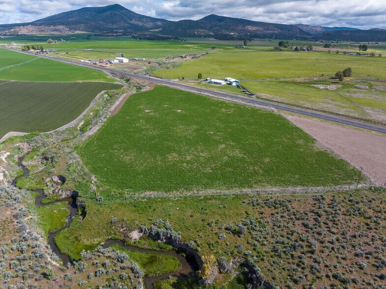 7555 Madras-Prineville hwy, Madras, OR à vendre - Photo de l’immeuble – Image 3 sur 10