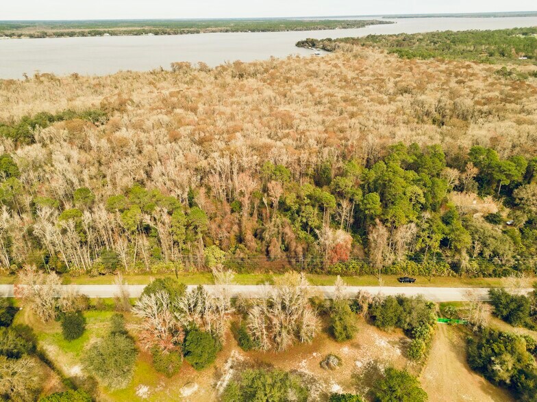 190 County 207A rd, East Palatka, FL à vendre - Photo de l’immeuble – Image 2 sur 5