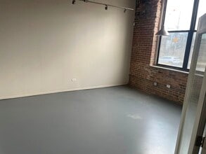 348 N Ashland Ave, Chicago, IL à louer Photo intérieure– Image 2 sur 3