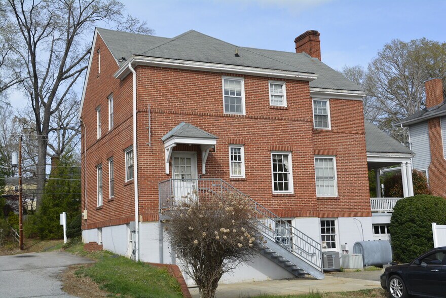 711 Oak St, Farmville, VA à vendre - Photo de l’immeuble – Image 2 sur 2