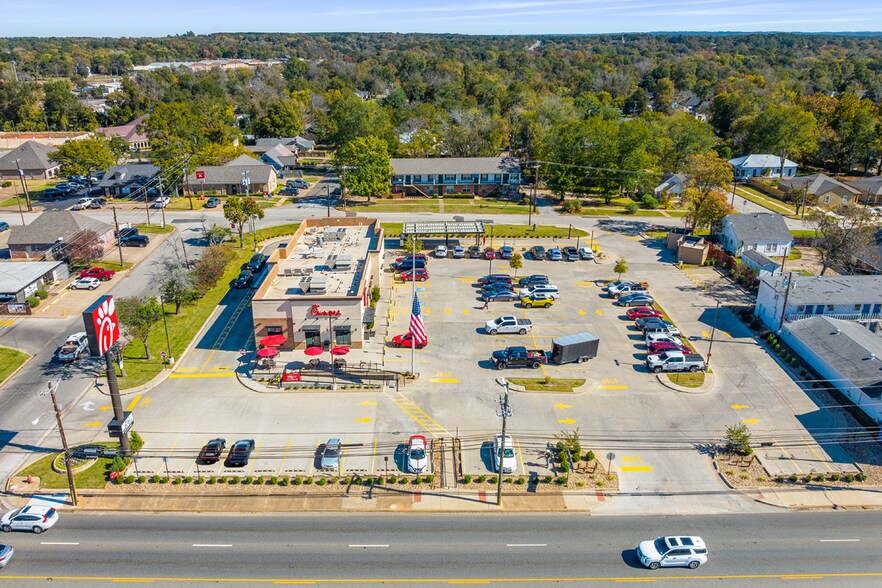 502 S Jackson St, Jacksonville, TX à vendre - Photo de l’immeuble – Image 2 sur 5