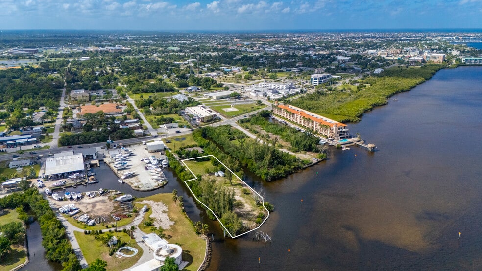 6141 Elliott St, Punta Gorda, FL à vendre - Aérien – Image 2 sur 8