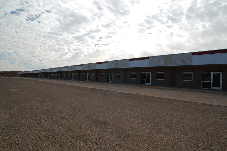 302-340 E 40th St, Lubbock, TX à louer - Photo de l’immeuble – Image 2 sur 6
