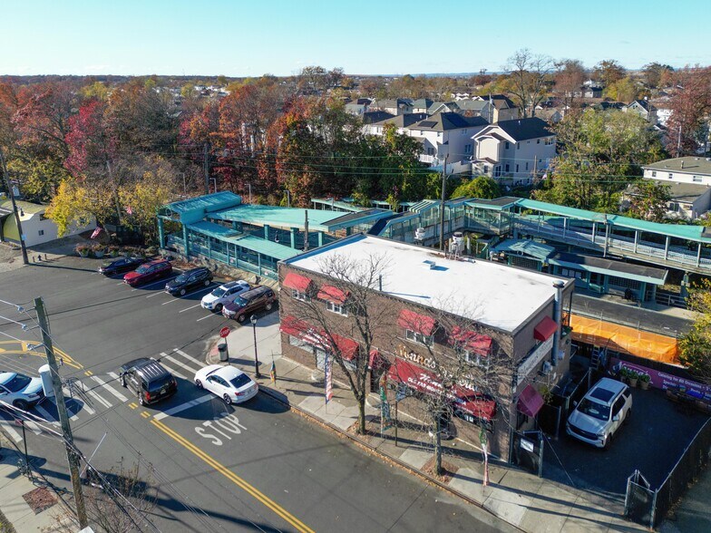 27 Brower Ct, Staten Island, NY à vendre - Aérien – Image 3 sur 7