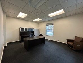 450 E Higgins Rd, Elk Grove Village, IL à louer Photo intérieure– Image 2 sur 14