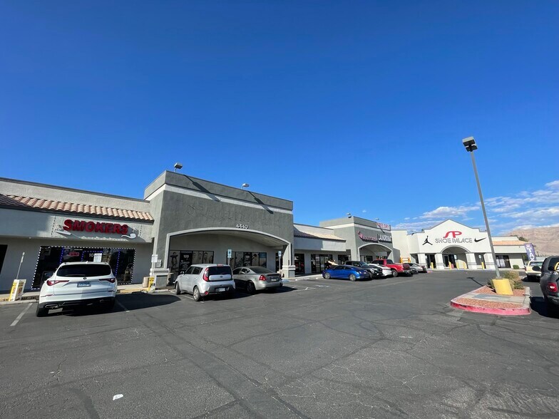 4440 E Washington Ave, Las Vegas, NV à louer - Photo de l’immeuble – Image 3 sur 39
